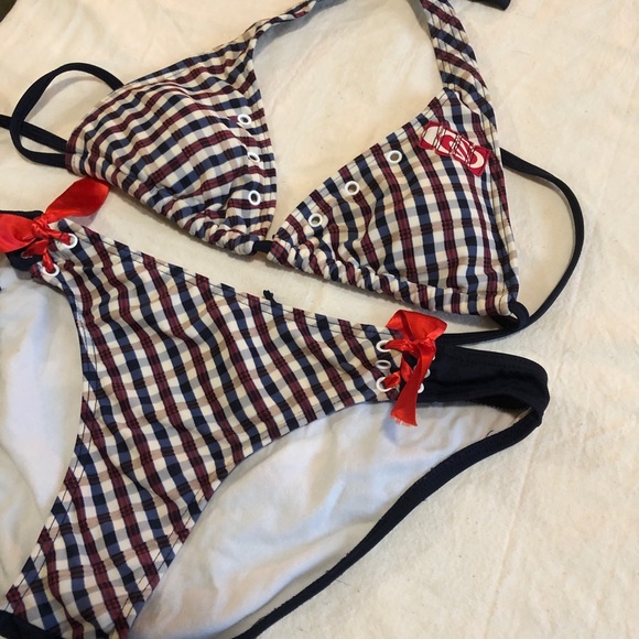 Ripcurl Bikini top and bottom - Picture 3 of 10